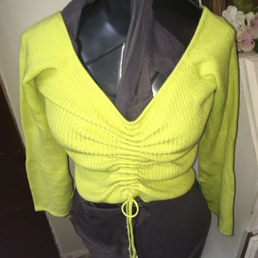 Pink Diamond green cropped gathered front v-neck sweater